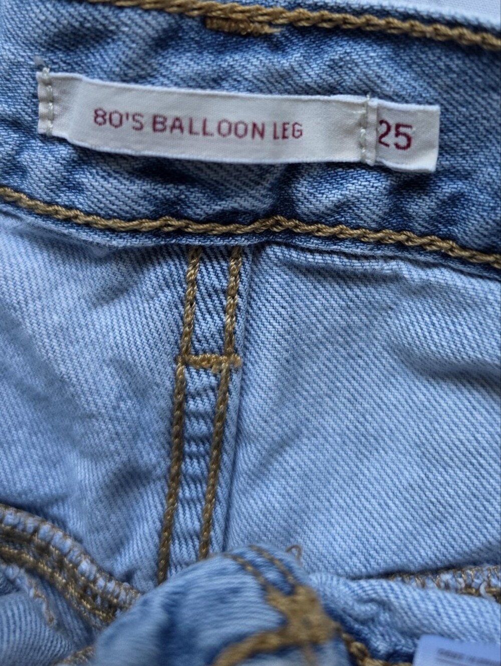 Levi's 80's Balloon Leg Vintage-Style Jeans - Picture 8 of 8